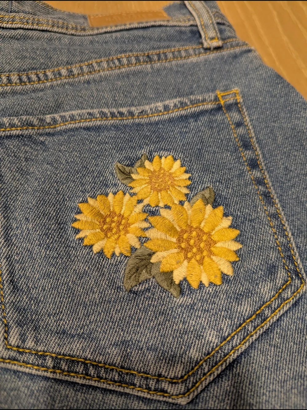 Hollister classic distressed